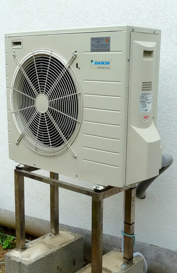 Tepelné čerpadlo vzduch voda Daikin Altherma LT 8kW s chladením rodinný dom Ivanka pri Dunaji