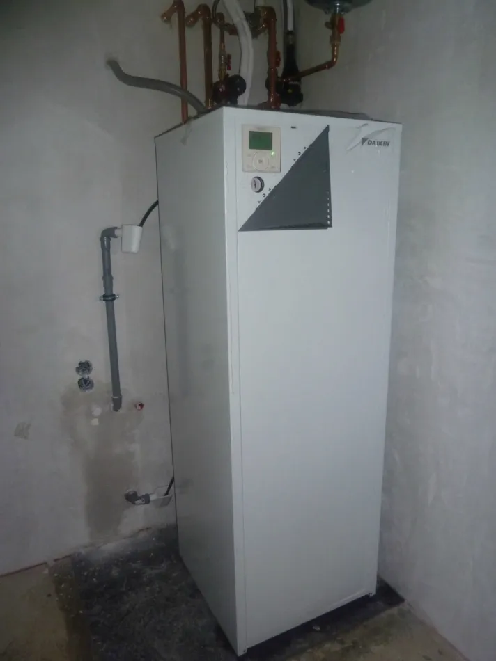 Tepelné čerpadlo vzduch voda Daikin Altherma LT 8kW s chladením rod. dom Banská Bystrica