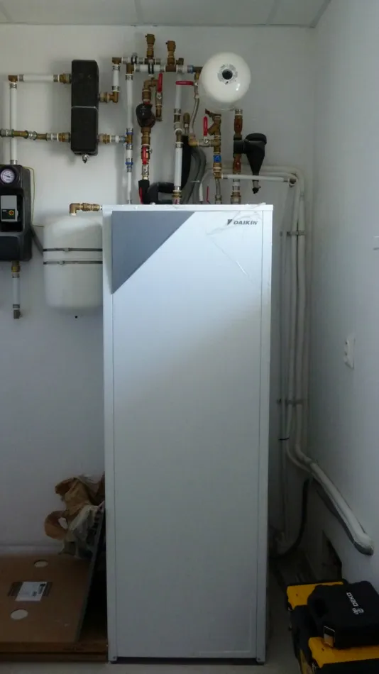 Tepelné čerpadlo vzduch voda Daikin Altherma LT 8kW s chladením rod. dom Ivanka pri Dunaji