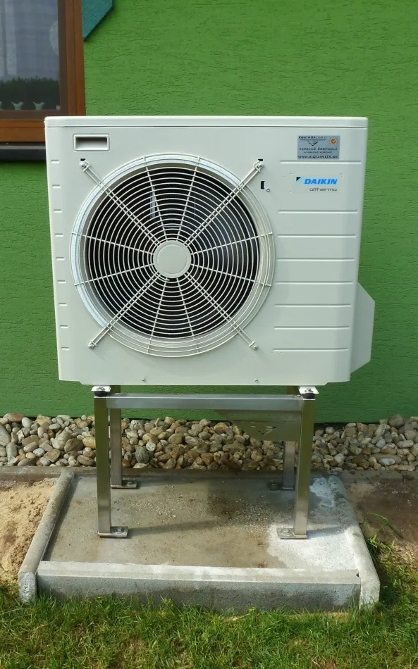 Tepelné čerpadlo vzduch voda Daikin Altherma LT 8kW s chladením rod. dom Ivanka pri Nitre