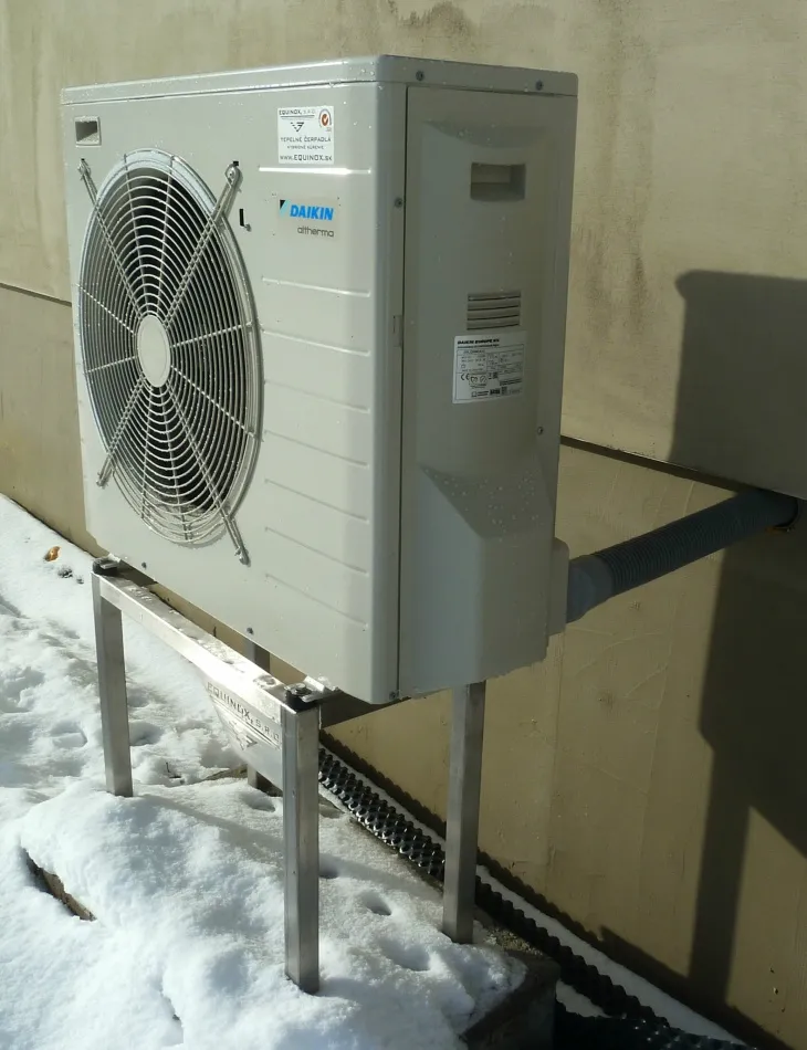 Tepelné čerpadlo vzduch voda Daikin Altherma LT 8kW s chladením rod. dom Liptovský Peter
