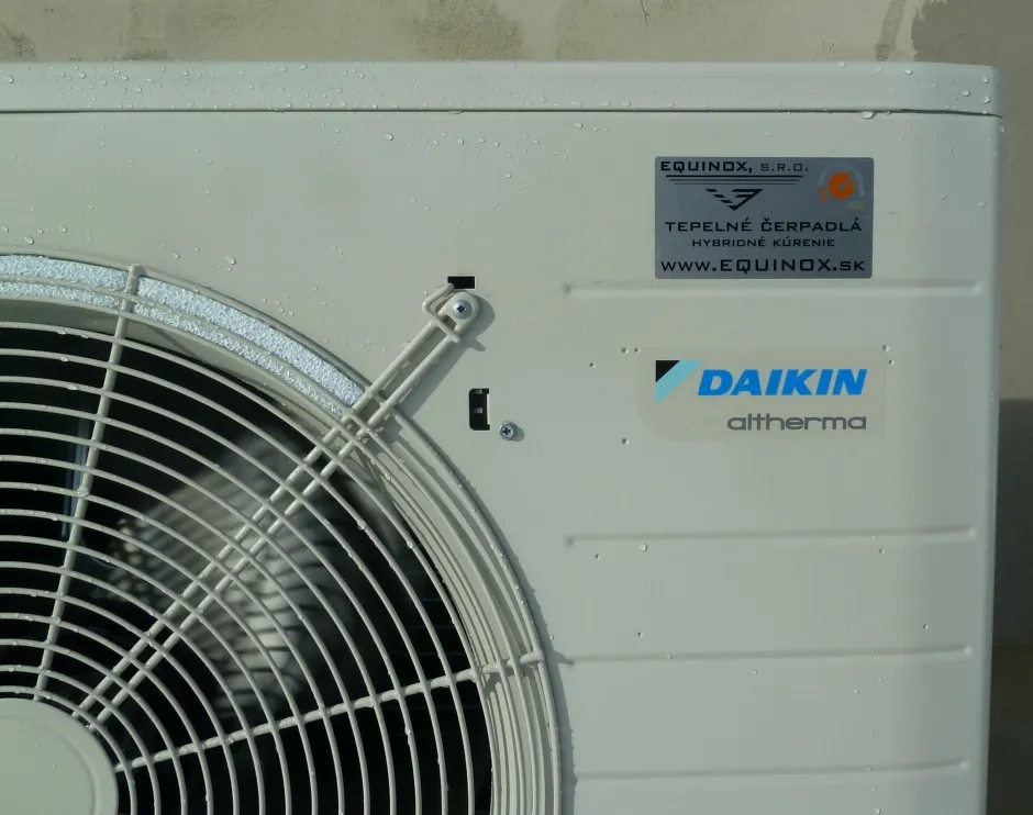 Tepelné čerpadlo vzduch voda Daikin Altherma LT 8kW s chladením rod. dom Liptovský Peter