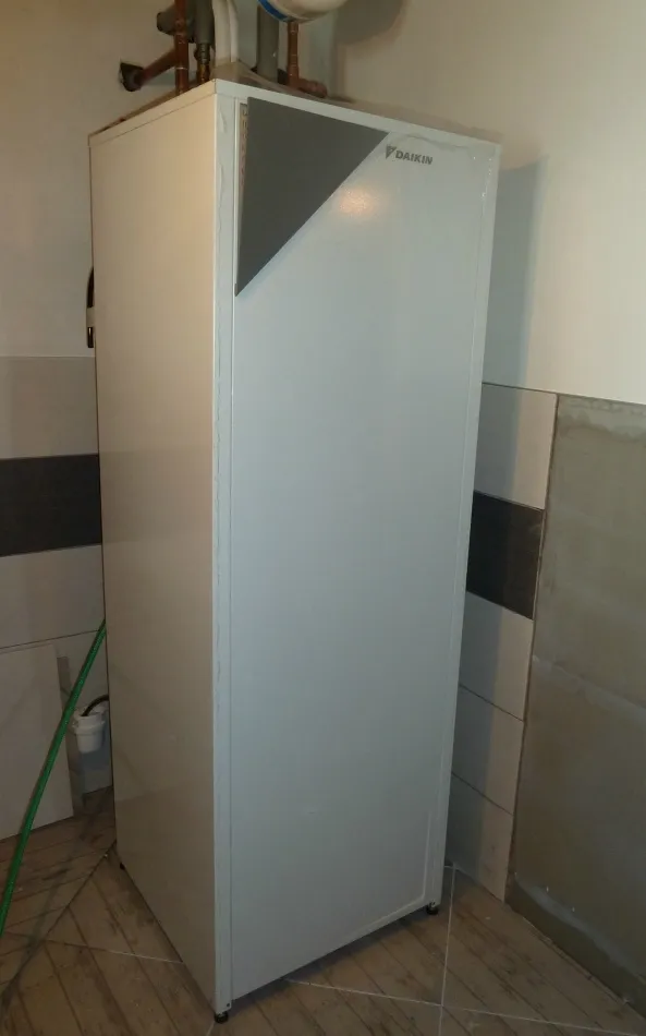 Tepelné čerpadlo vzduch voda Daikin Altherma LT 8kW s chladením rod. dom Liptovský Peter