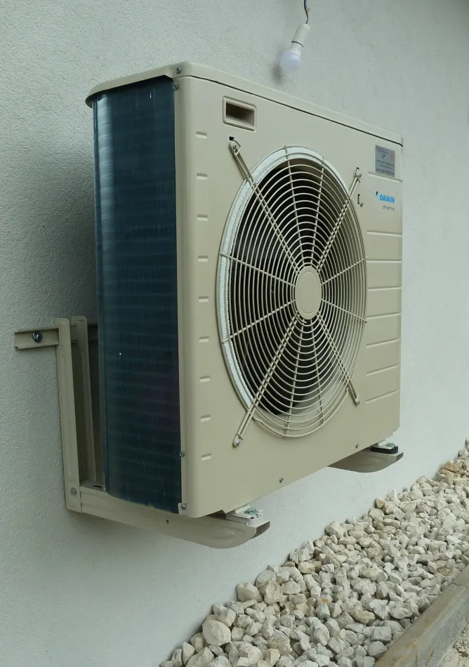 Tepelné čerpadlo vzduch voda Daikin Altherma LT 8kW s chladením rod. dom Melčice-Lieskové
