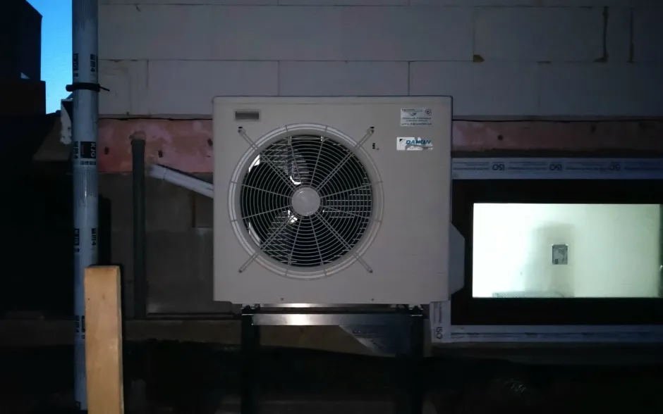 Tepelné čerpadlo vzduch voda Daikin Altherma LT 8kW s chladením rod. dom Plevník-Drienové