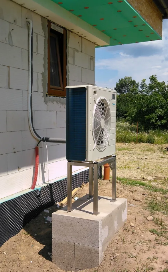 Tepelné čerpadlo vzduch voda Daikin Altherma LT 8kW s chladením rod. dom Vranov nad Topľou