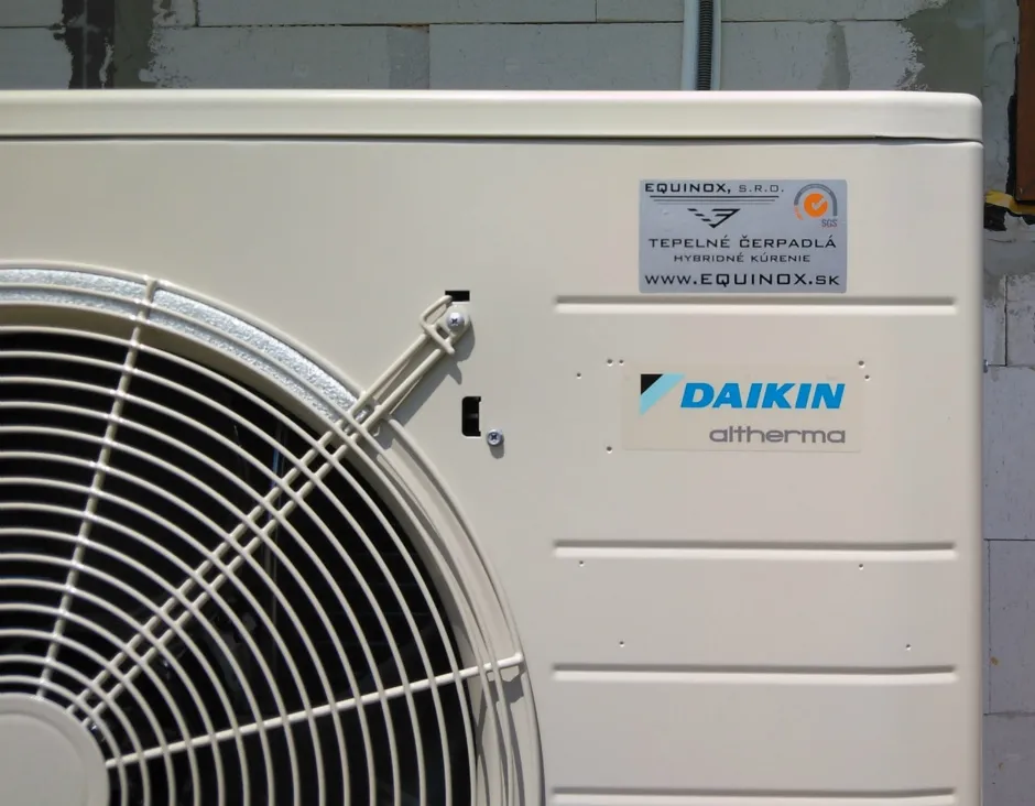Tepelné čerpadlo vzduch voda Daikin Altherma LT 8kW s chladením rod. dom Vranov nad Topľou