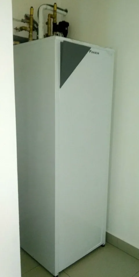 Tepelné čerpadlo vzduch voda Daikin Altherma LT 8kW s chladením rod. dom Vranov nad Topľou