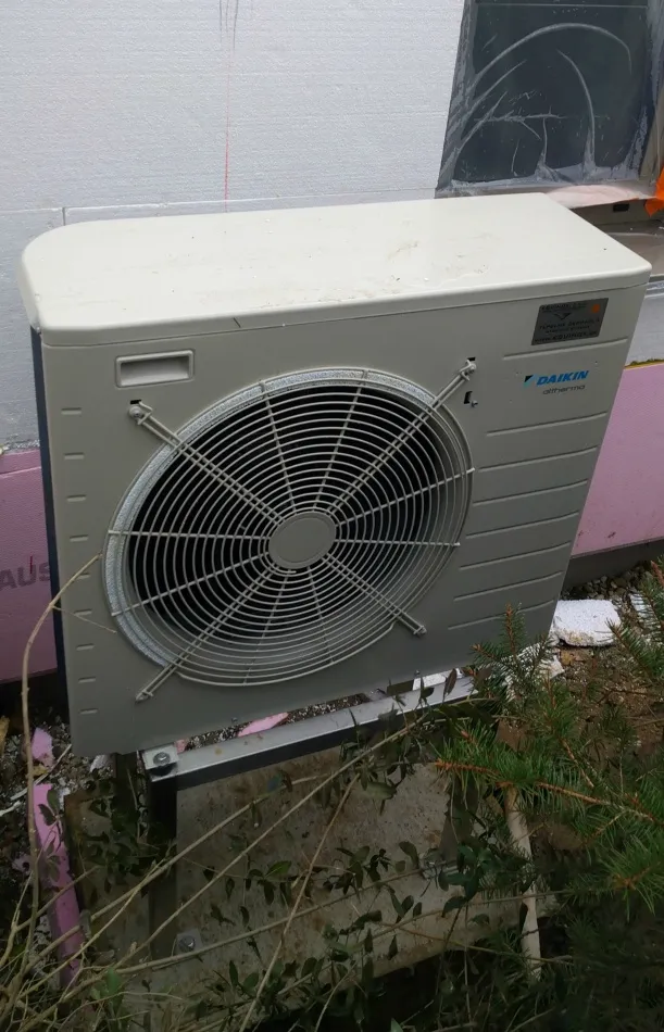 Tepelné čerpadlo vzduch voda Daikin Altherma LT 8kW s chladením rod. dom Záhorská Bystrica