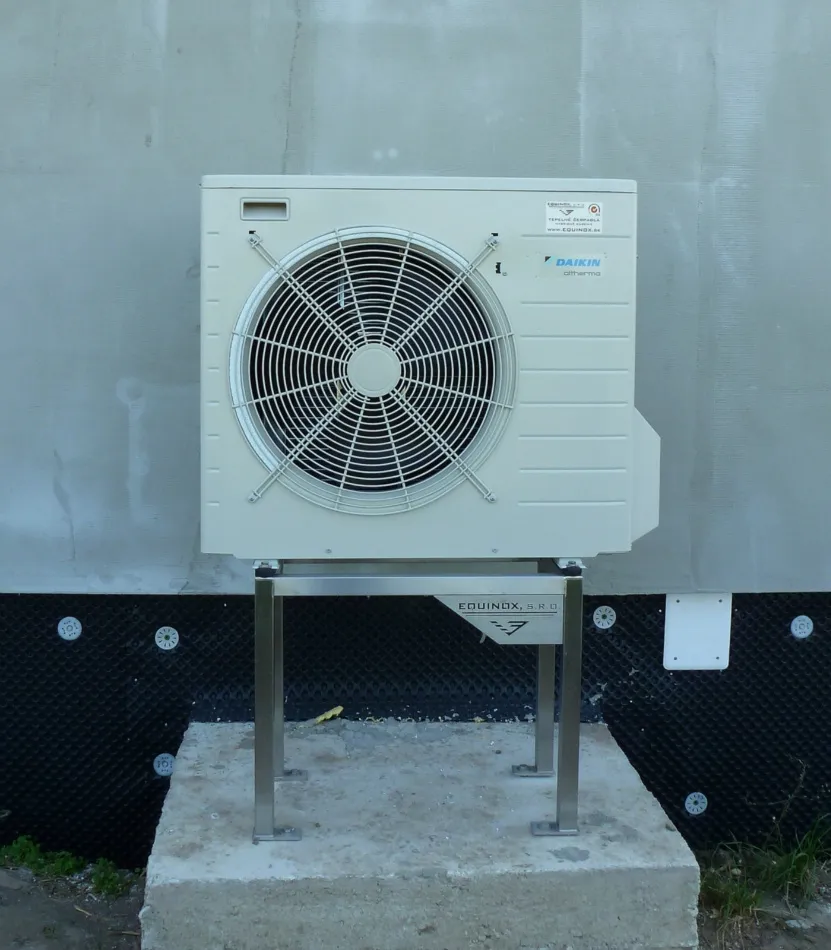 Tepelné čerpadlo vzduch voda Daikin Altherma LT 8kW s chladením rodinný dom Abrahám