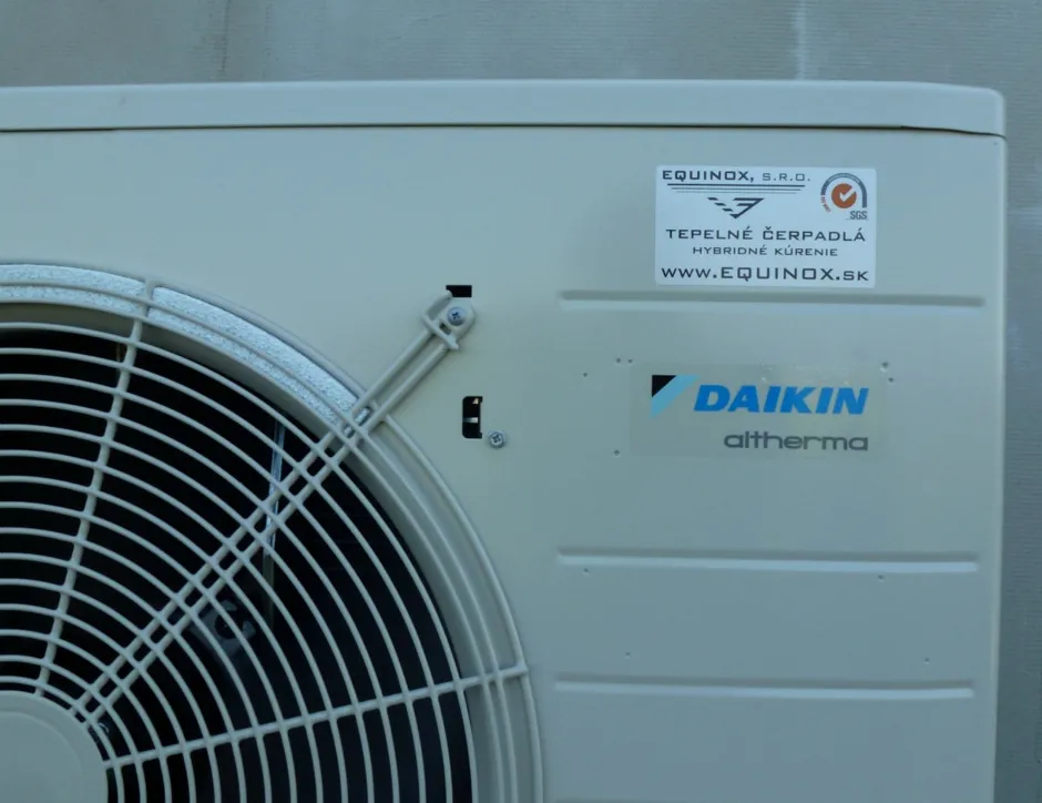 Tepelné čerpadlo vzduch voda Daikin Altherma LT 8kW s chladením rodinný dom Abrahám