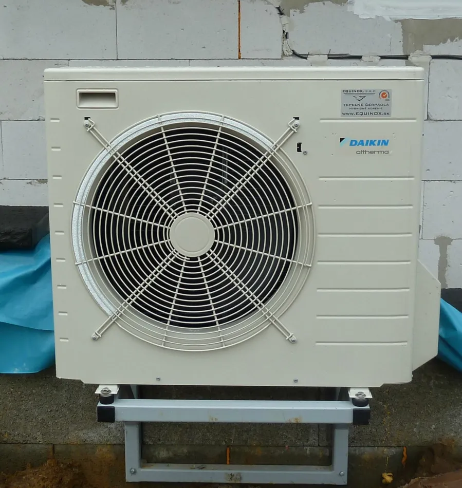 Tepelné čerpadlo vzduch voda Daikin Altherma LT 8kW s chladením rodinný dom Andice