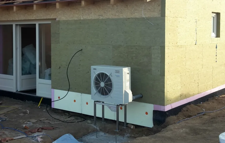 Tepelné čerpadlo vzduch voda Daikin Altherma LT 8kW s chladením rodinný dom Brno