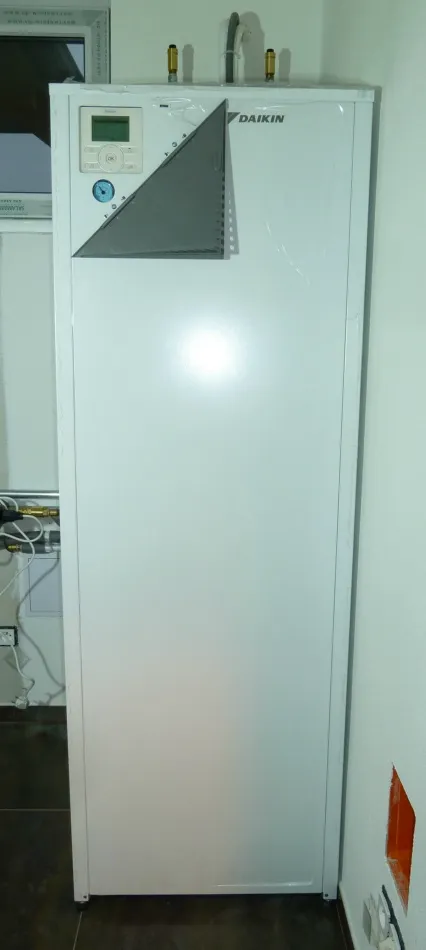 Tepelné čerpadlo vzduch voda Daikin Altherma LT 8kW s chladením rodinný dom Brodzany