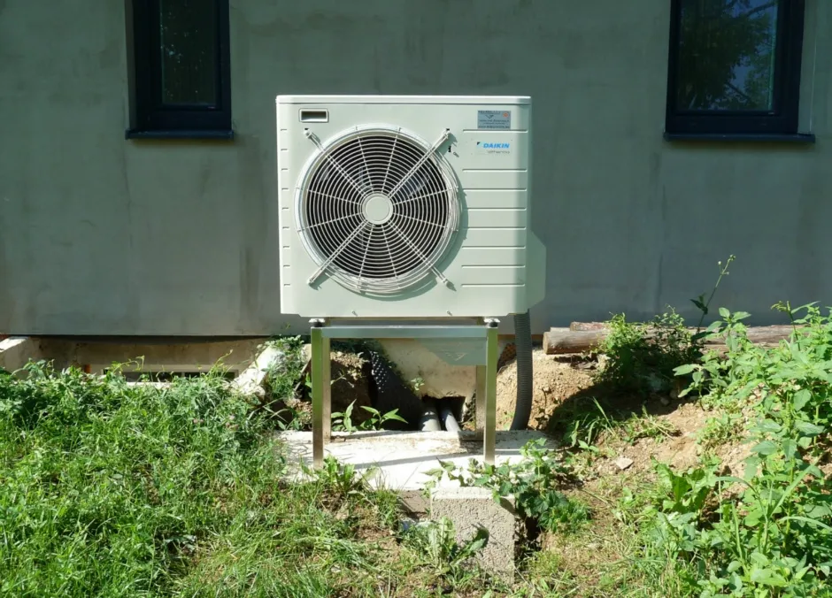Tepelné čerpadlo vzduch voda Daikin Altherma LT 8kW s chladením rodinný dom Bzovík