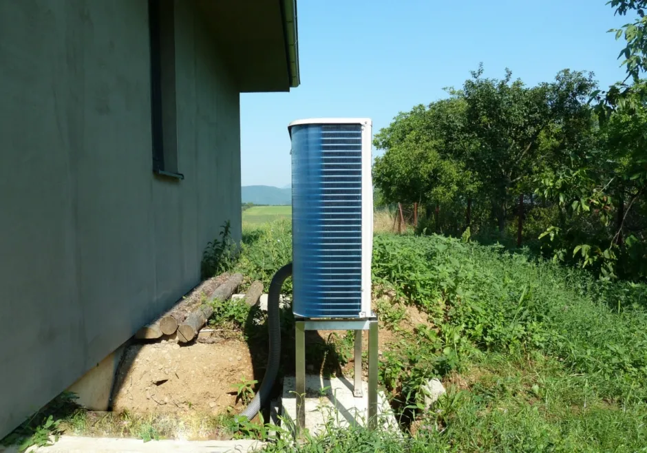 Tepelné čerpadlo vzduch voda Daikin Altherma LT 8kW s chladením rodinný dom Bzovík