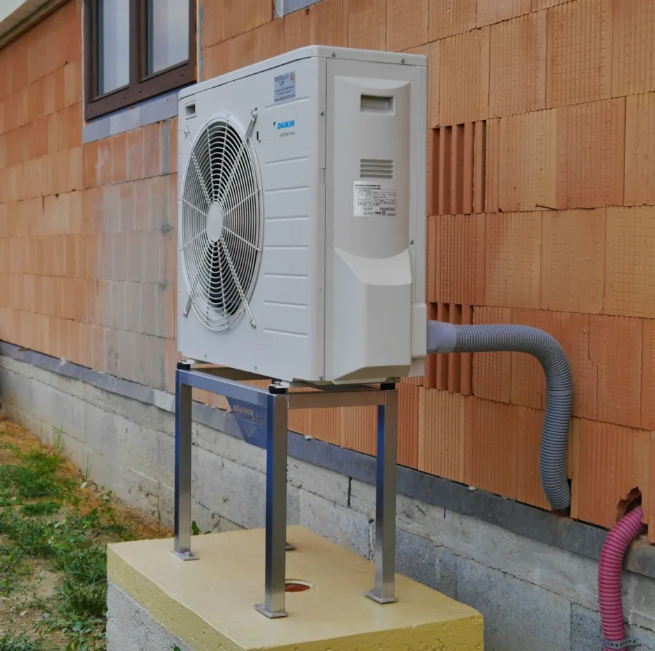 Tepelné čerpadlo vzduch voda Daikin Altherma LT 8kW s chladením rodinný dom Čeľadice