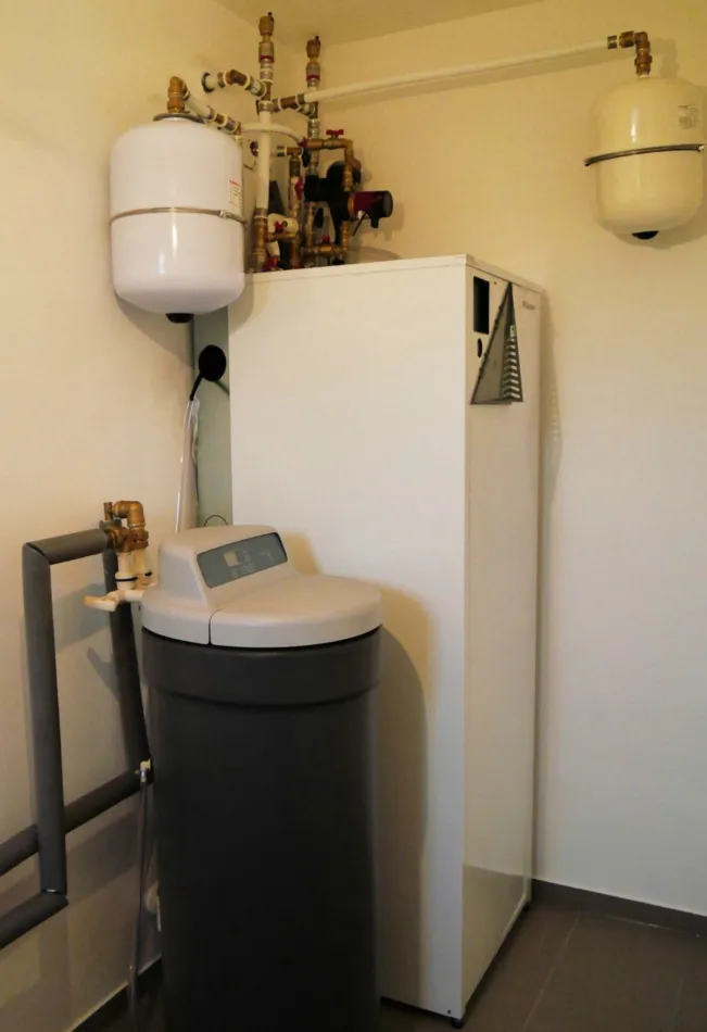 Tepelné čerpadlo vzduch voda Daikin Altherma LT 8kW s chladením rodinný dom Čeľadice