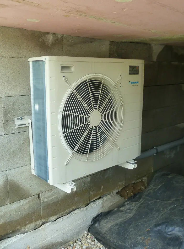 Tepelné čerpadlo vzduch voda Daikin Altherma LT 8kW s chladením rodinný dom Divina