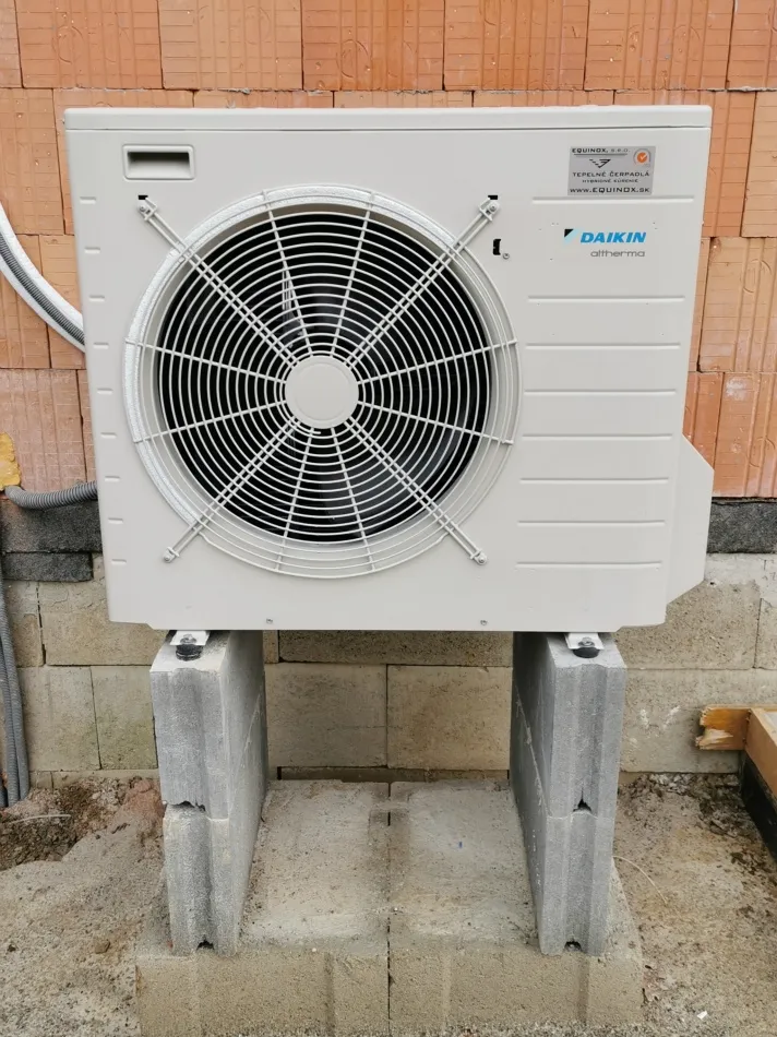 Tepelné čerpadlo vzduch voda Daikin Altherma LT 8kW s chladením rodinný dom Divina