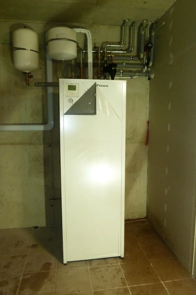 Tepelné čerpadlo vzduch voda Daikin Altherma LT 8kW s chladením rodinný dom Divina