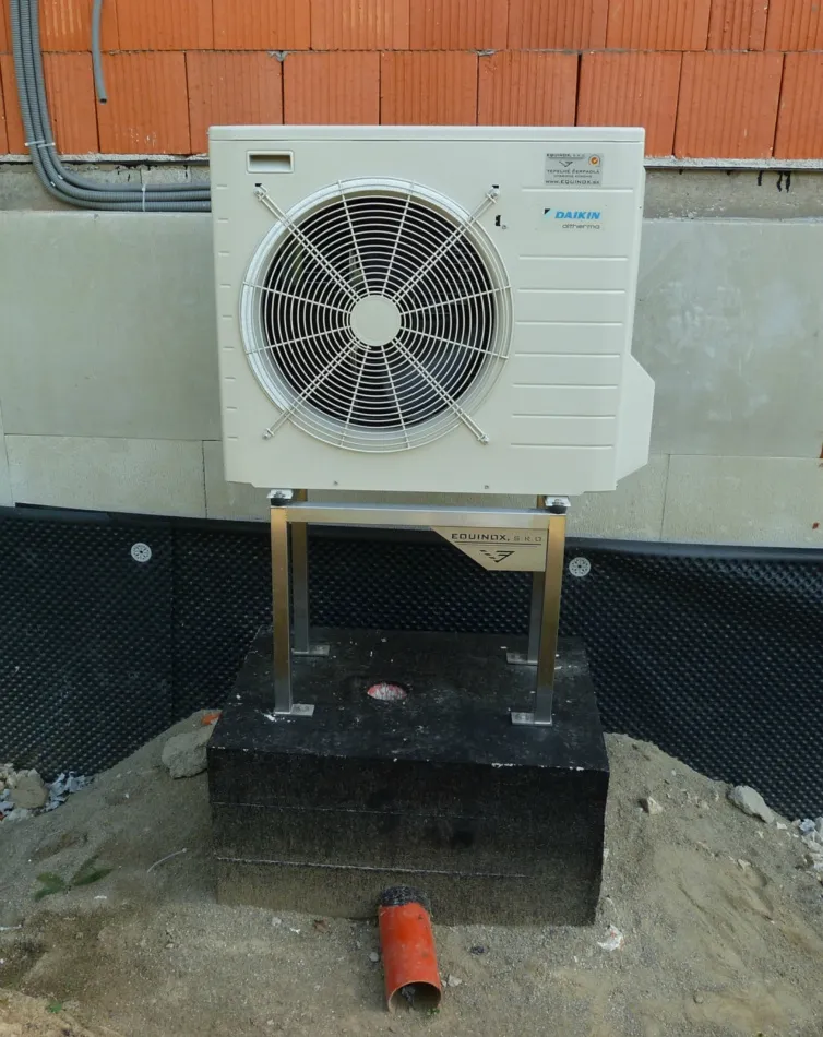 Tepelné čerpadlo vzduch voda Daikin Altherma LT 8kW s chladením rodinný dom Gelnica