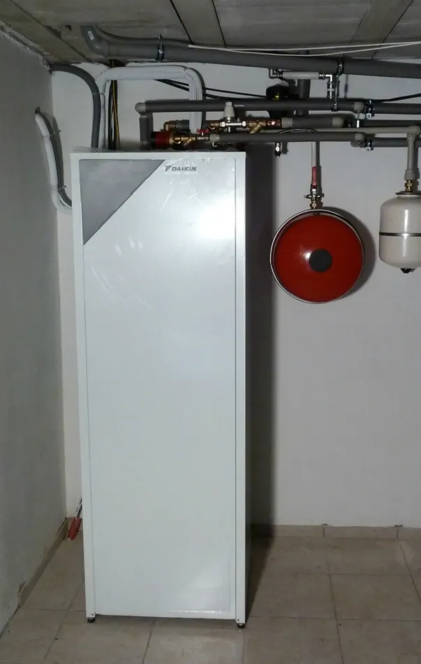 Tepelné čerpadlo vzduch voda Daikin Altherma LT 8kW s chladením rodinný dom Gelnica