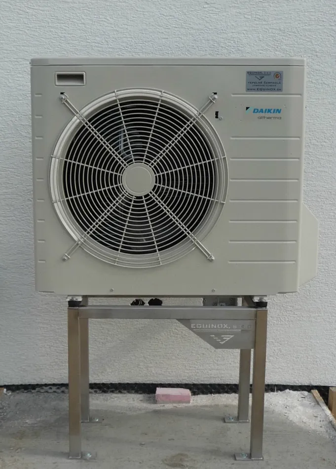 Tepelné čerpadlo vzduch voda Daikin Altherma LT 8kW s chladením rodinný dom Holíč