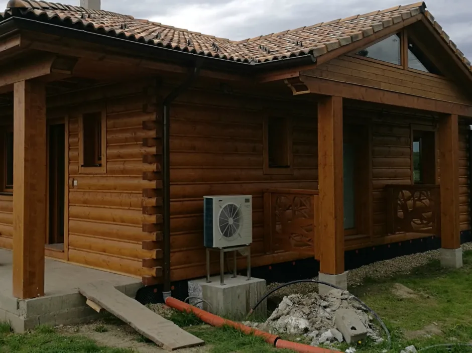 Tepelné čerpadlo vzduch voda Daikin Altherma LT 8kW s chladením rodinný dom Holiša