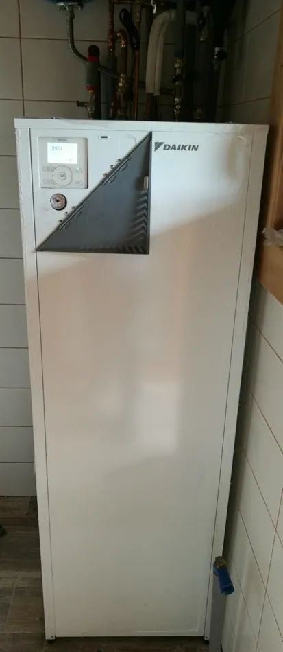 Tepelné čerpadlo vzduch voda Daikin Altherma LT 8kW s chladením rodinný dom Holiša