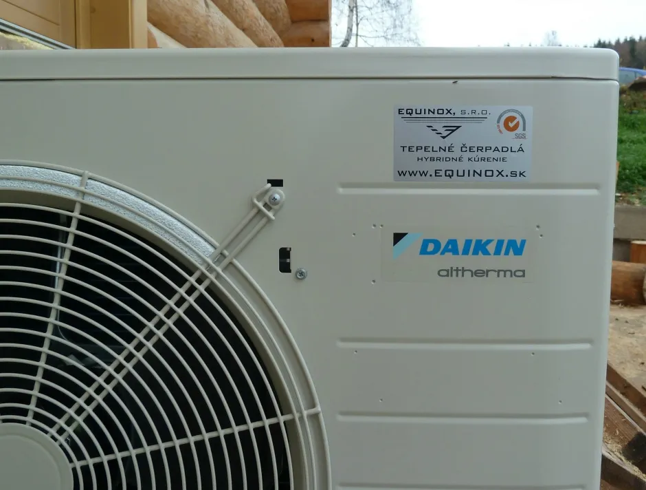 Tepelné čerpadlo vzduch voda Daikin Altherma LT 8kW s chladením rodinný dom Hriňová