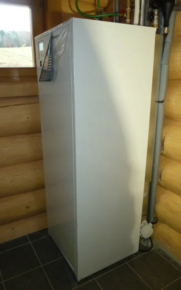 Tepelné čerpadlo vzduch voda Daikin Altherma LT 8kW s chladením rodinný dom Hriňová