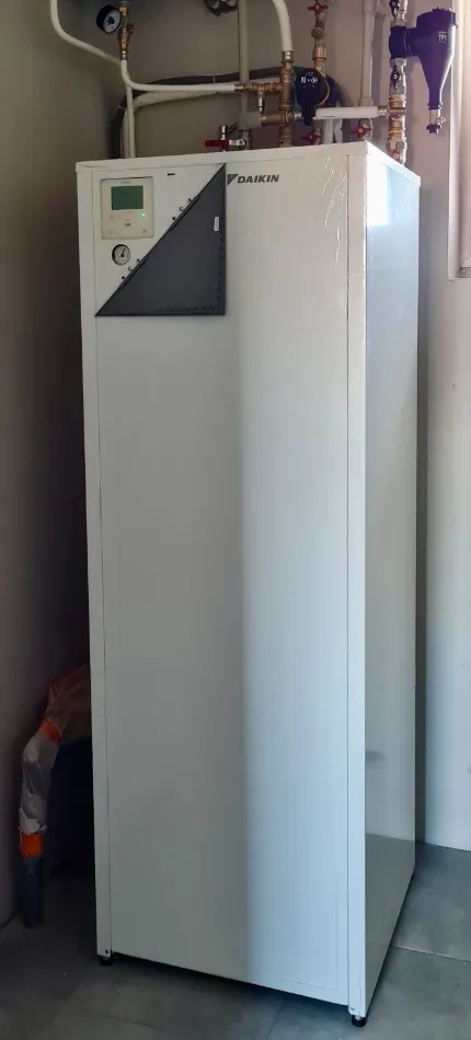 Tepelné čerpadlo vzduch voda Daikin Altherma LT 8kW s chladením rodinný dom Janíkovce