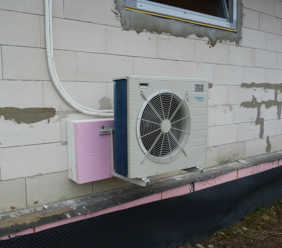 Tepelné čerpadlo vzduch voda Daikin Altherma LT 8kW s chladením rodinný dom Janova Lehota