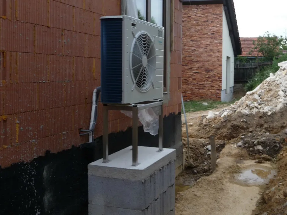 Tepelné čerpadlo vzduch voda Daikin Altherma LT 8kW s chladením rodinný dom Kavečany