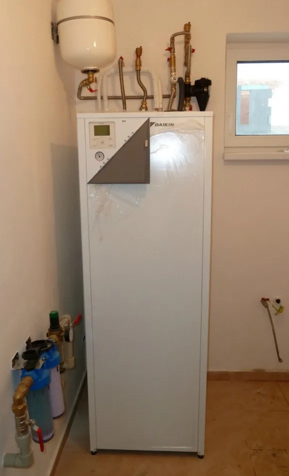 Tepelné čerpadlo vzduch voda Daikin Altherma LT 8kW s chladením rodinný dom Košice