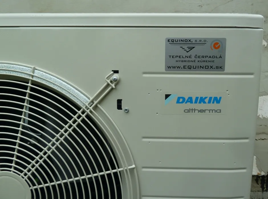 Tepelné čerpadlo vzduch voda Daikin Altherma LT 8kW s chladením rodinný dom Kováčová
