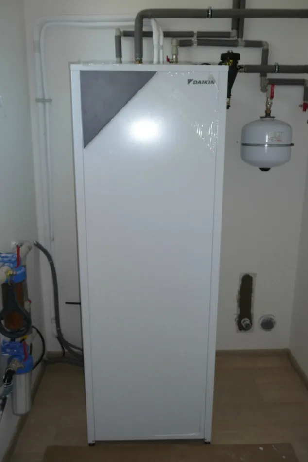 Tepelné čerpadlo vzduch voda Daikin Altherma LT 8kW s chladením rodinný dom Krásna