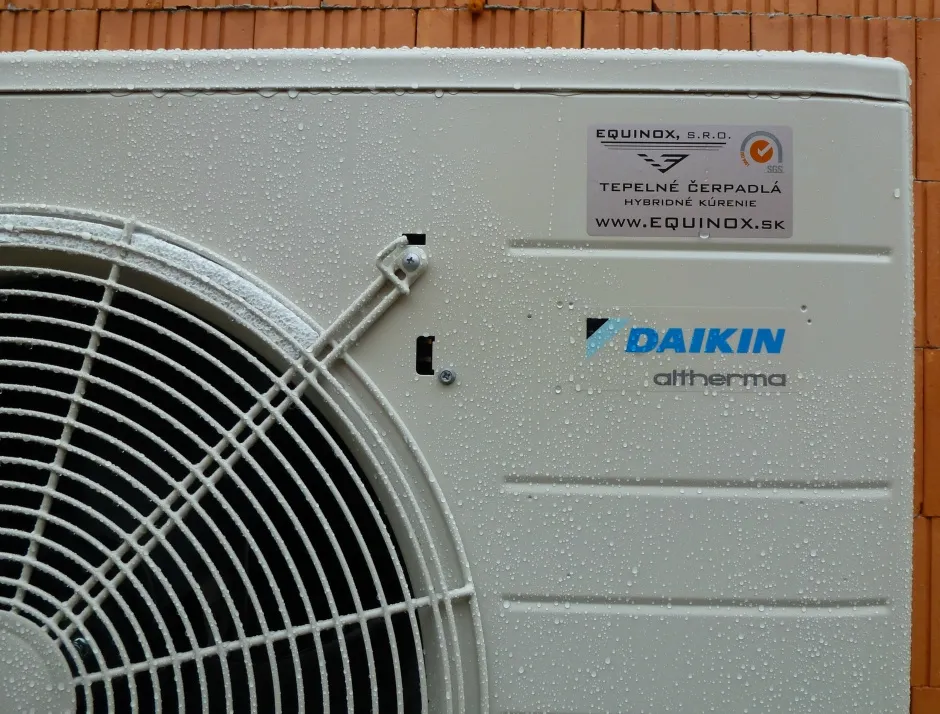 Tepelné čerpadlo vzduch voda Daikin Altherma LT 8kW s chladením rodinný dom Lackovce