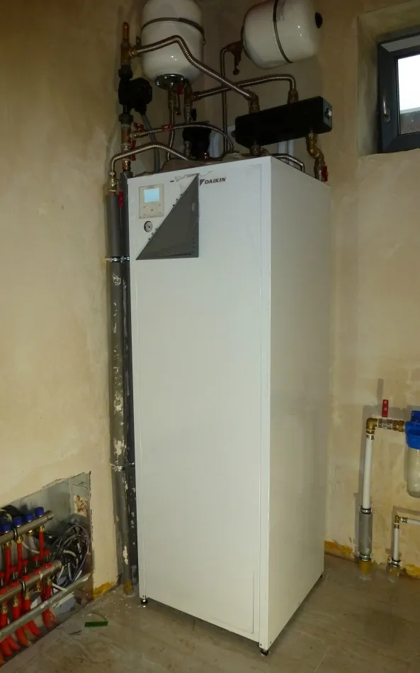 Tepelné čerpadlo vzduch voda Daikin Altherma LT 8kW s chladením rodinný dom Lackovce