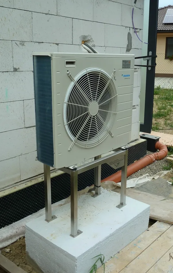 Tepelné čerpadlo vzduch voda Daikin Altherma LT 8kW s chladením rodinný dom Ladce