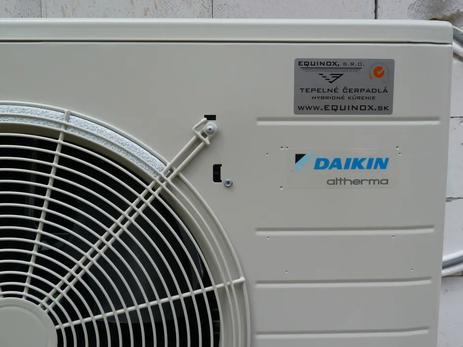 Tepelné čerpadlo vzduch voda Daikin Altherma LT 8kW s chladením rodinný dom Ladce