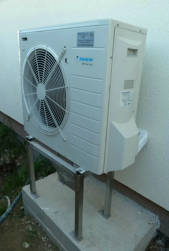 Tepelné čerpadlo vzduch voda Daikin Altherma LT 8kW s chladením rodinný dom Limbach