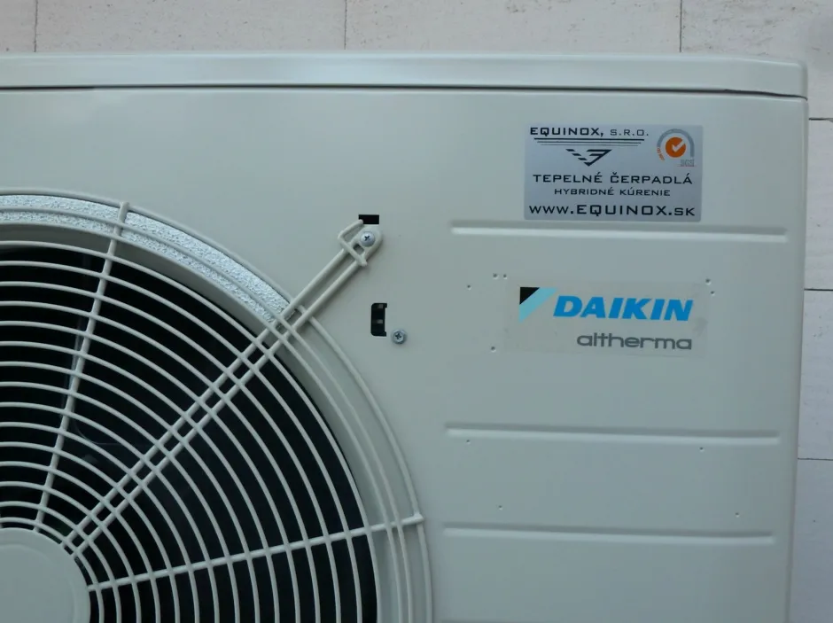 Tepelné čerpadlo vzduch voda Daikin Altherma LT 8kW s chladením rodinný dom Malinová