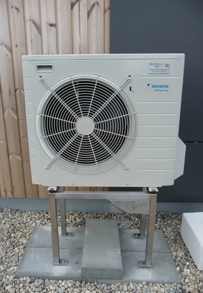 Tepelné čerpadlo vzduch voda Daikin Altherma LT 8kW s chladením rodinný dom Malinovo