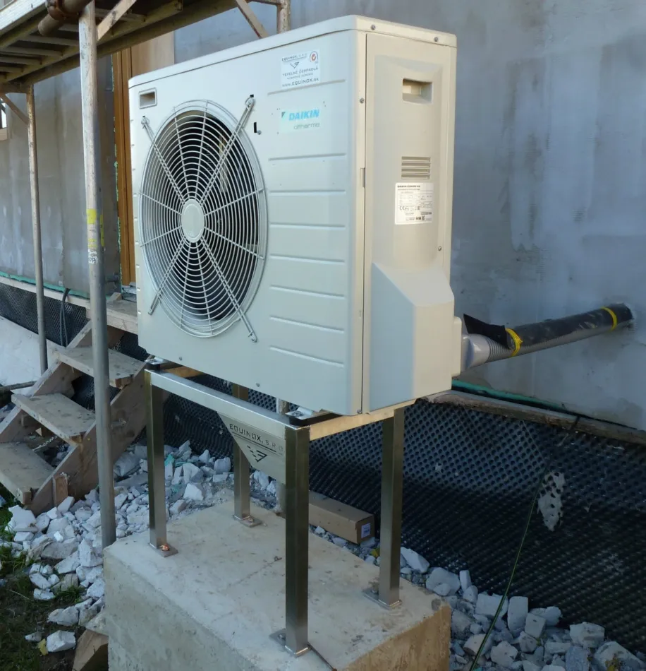Tepelné čerpadlo vzduch voda Daikin Altherma LT 8kW s chladením rodinný dom Medzany