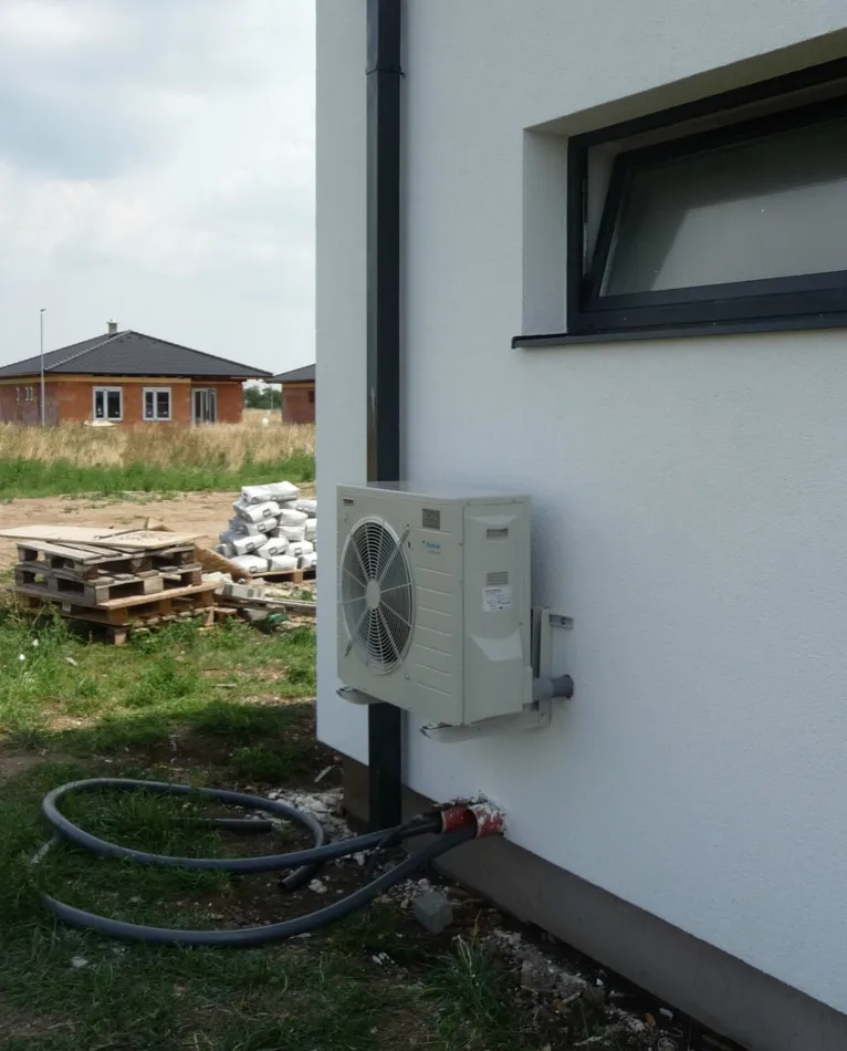 Tepelné čerpadlo vzduch voda Daikin Altherma LT 8kW s chladením rodinný dom Miloslavov
