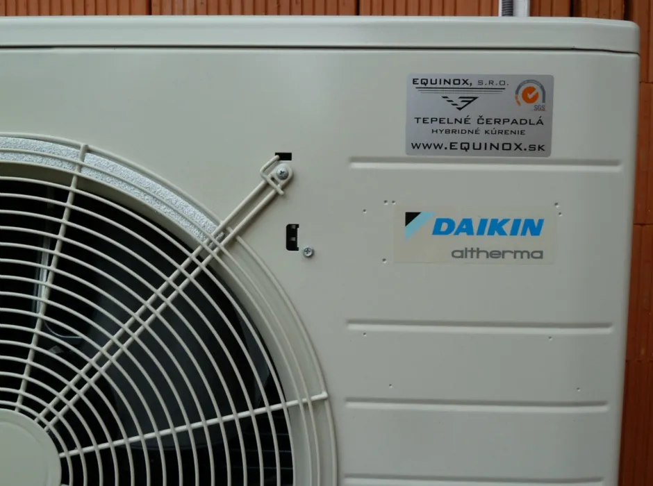 Tepelné čerpadlo vzduch voda Daikin Altherma LT 8kW s chladením rodinný dom Nána