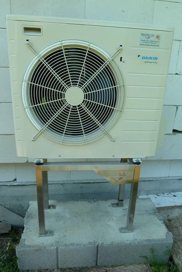 Tepelné čerpadlo vzduch voda Daikin Altherma LT 8kW s chladením rodinný dom Nededza
