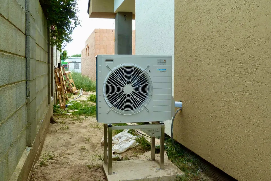 Tepelné čerpadlo vzduch voda Daikin Altherma LT 8kW s chladením rodinný dom Opoj